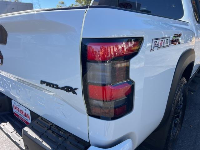2024 nissan frontier pro-4x