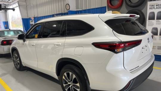 2021 toyota highlander xle