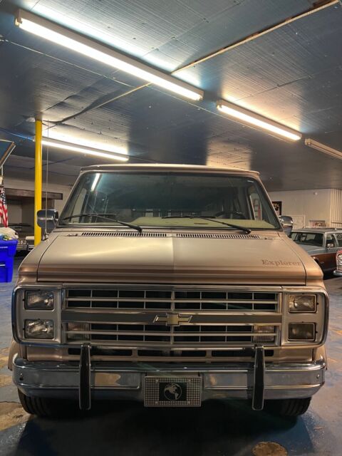 1990 chevrolet g20 van brown rwd automatic