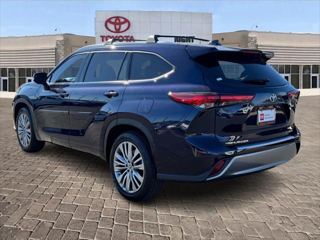 2023 toyota highlander platinum