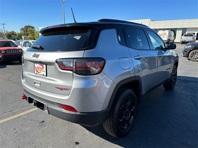 2023 jeep compass trailhawk