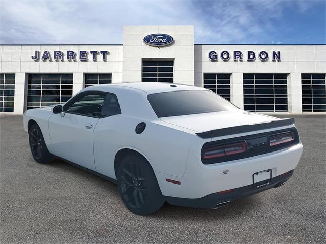 2023 dodge challenger sxt