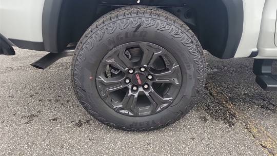 2024 GMC Canyon