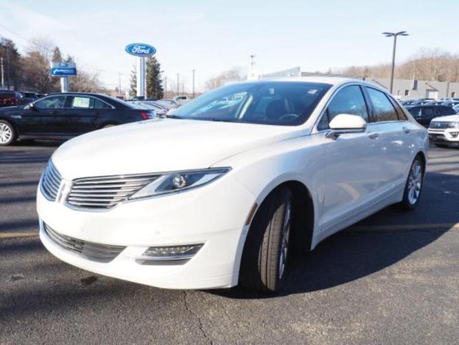2016 lincoln mkz base awd v6 4dr sedan for sale in winchester, massachusetts