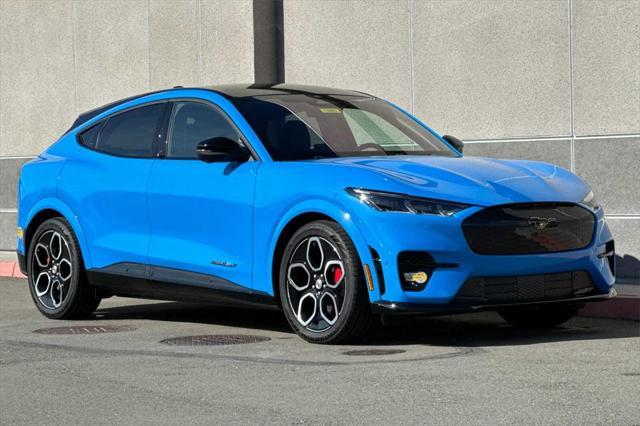 2022 ford mustang mach-e gt