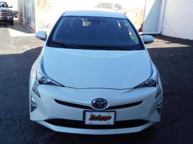 2017 toyota prius three touring three touring 4dr hatchback for sale in devon, kansas