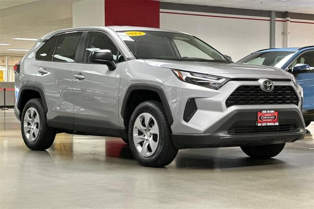 2023 toyota rav4 le