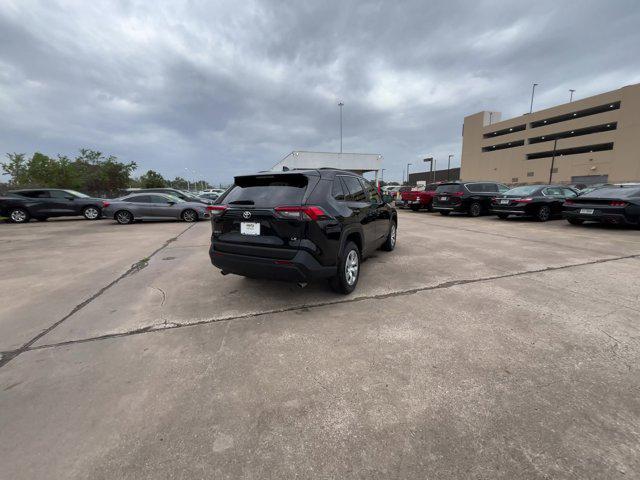 2021 toyota rav4 le