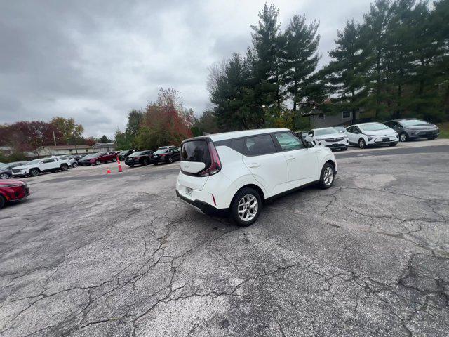 2024 kia soul lx