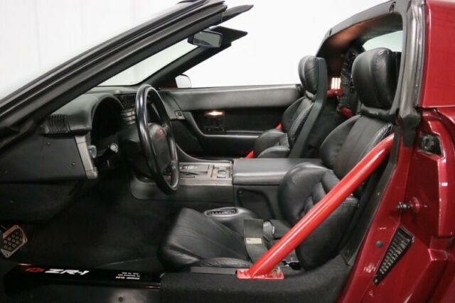 nice zr-1 w/ some slick performance mods, orig lt5 v8, auto, bolt in roll cage