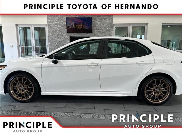 2024 toyota camry se nightshade