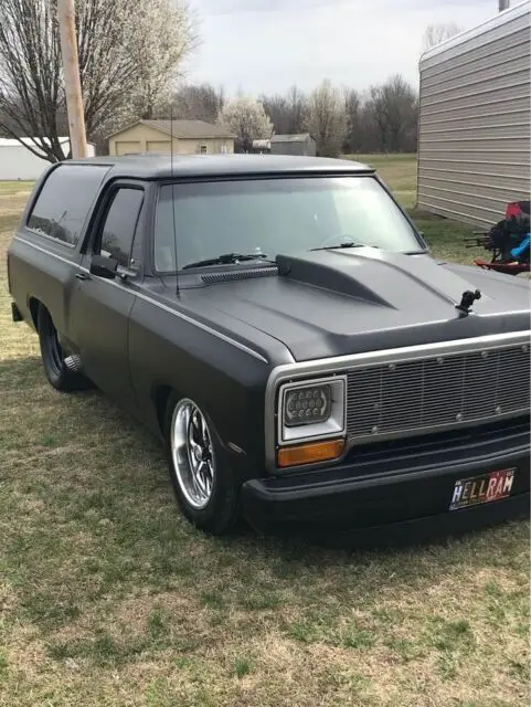 hellcat powered!!!!! 86 dodge ramcharger pro street pro touring