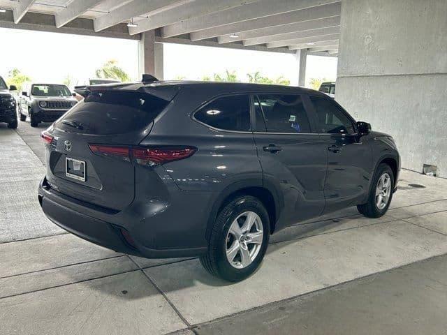 2023 toyota highlander in hialeah, florida