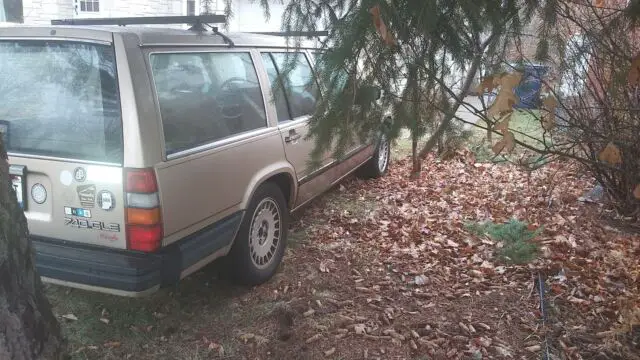 1988 volvo 740 wagon - moving sale - needs to go! runs and drives w/ extra parts