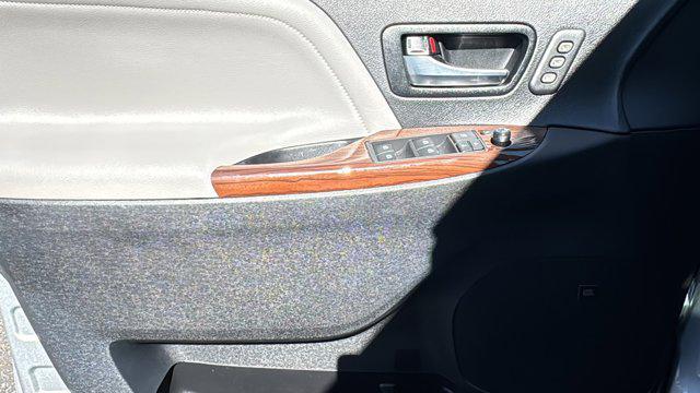 2020 toyota sienna limited