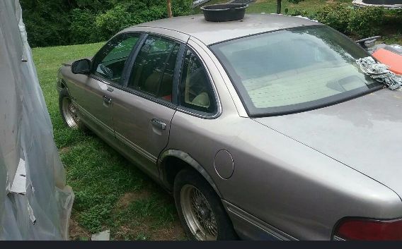 1995 ford crown victoria for sale in tennessee by owner