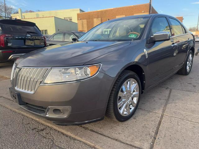 2012 lincoln mkz base
