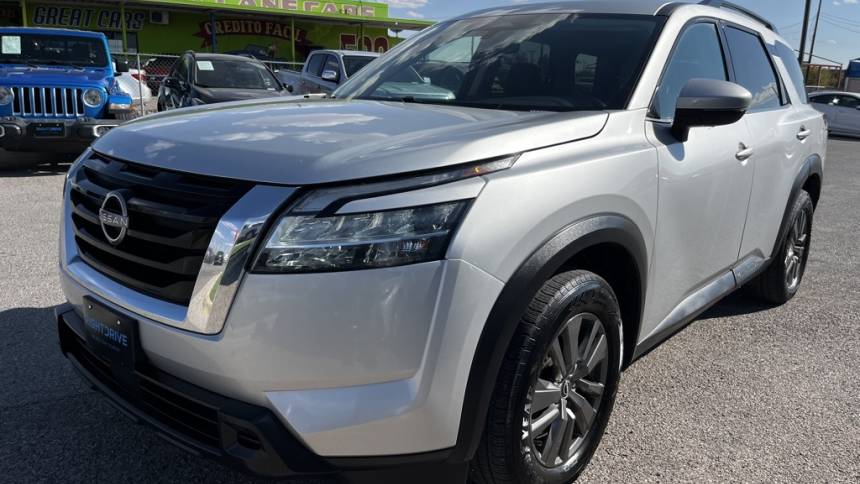 2022 nissan pathfinder sv