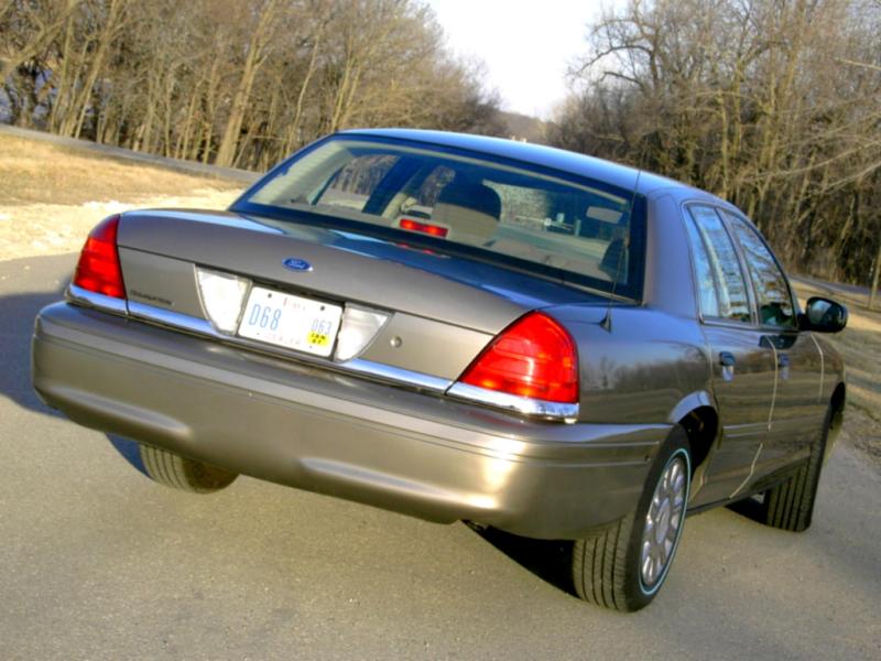 2000 Ford Crown Victoria