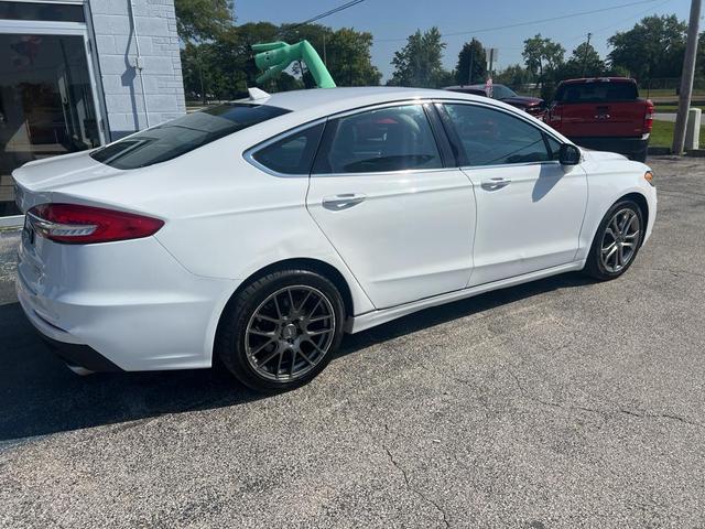 2019 ford fusion sel