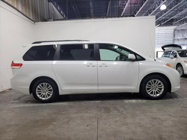 2011 toyota sienna xle
