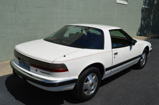 1990 buiick reatta coupe 70k mi leather loaded well maintained priced to sell