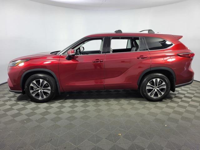 2022 toyota highlander xle