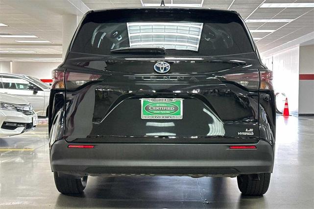 2023 toyota sienna le