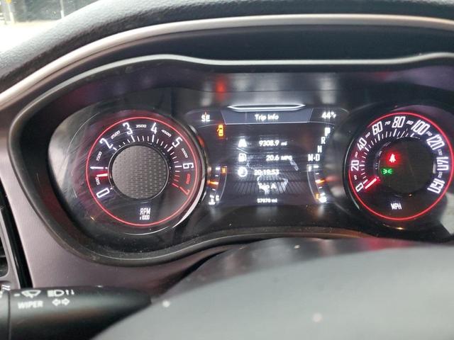 2020 dodge challenger sxt