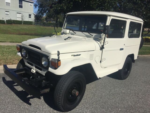 1976 toyota land cruiser bj40 diesel engene. 4x4 no reserve