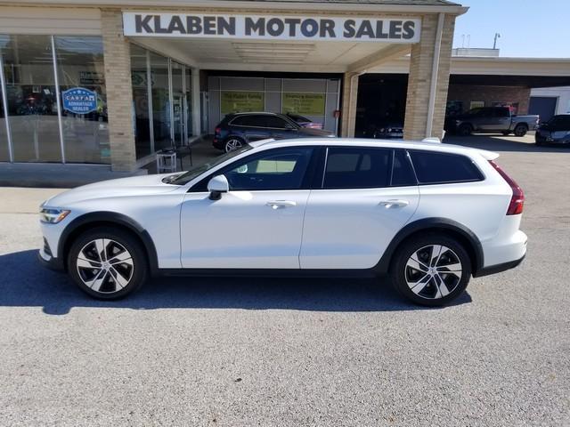 2020 volvo v60 cross country t5