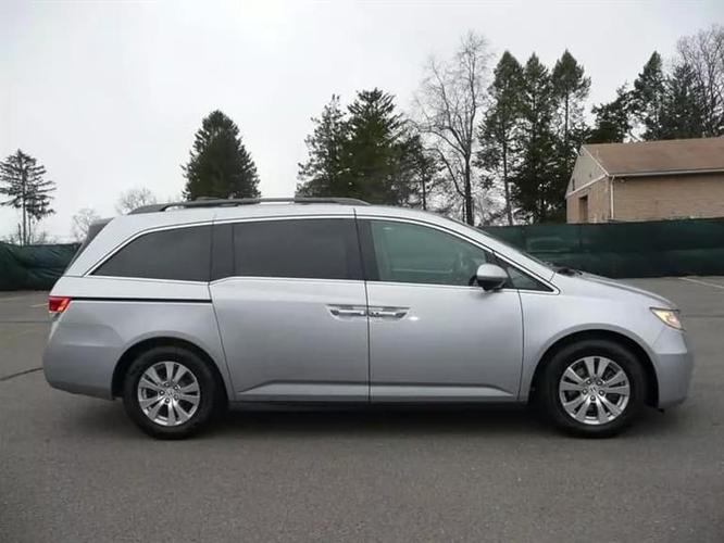2017 honda odyssey se passenger van in east windsor, connecticut