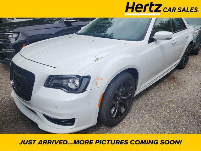 2022 chrysler 300 touring