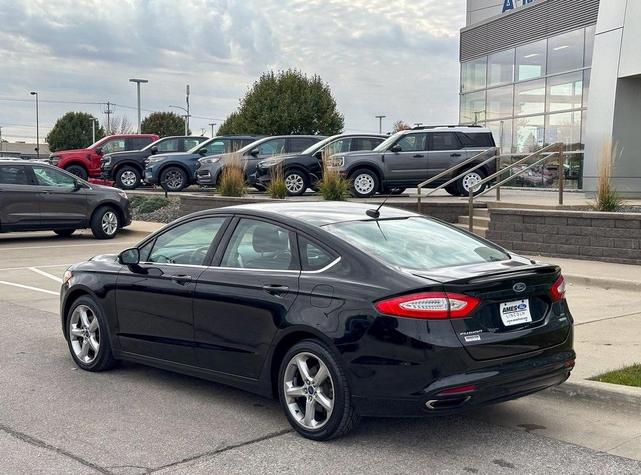 2016 ford fusion se
