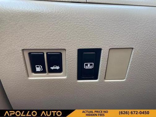 2010 toyota avalon