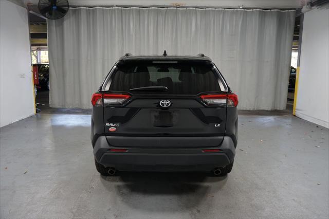 2020 toyota rav4 le