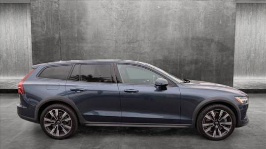 2021 Volvo V60 Cross Country