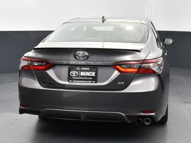 2022 toyota camry se