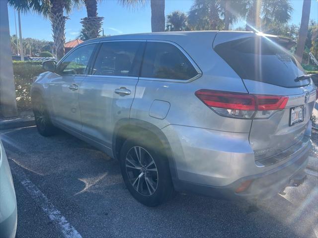 2018 toyota highlander le i4