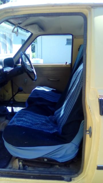 toyota hilux 1983 flat deck truck