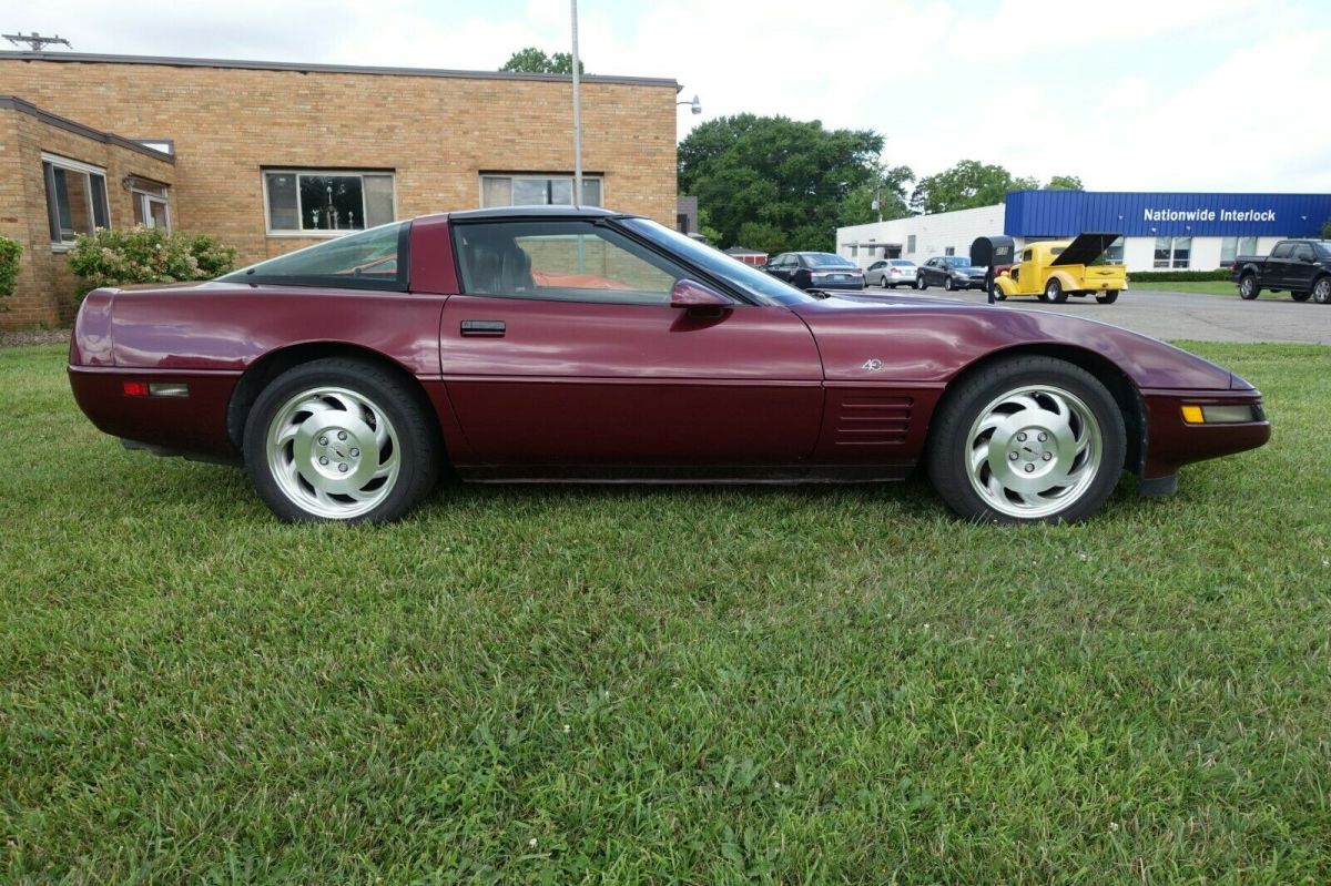 1993 chevrolet corvette coupe 40th anniversary - ruby red - 56k miles