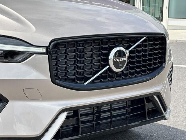 2025 volvo xc60 plug-in hybrid t8 plus