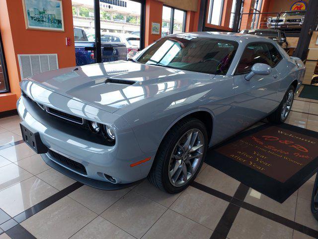 2021 dodge challenger sxt