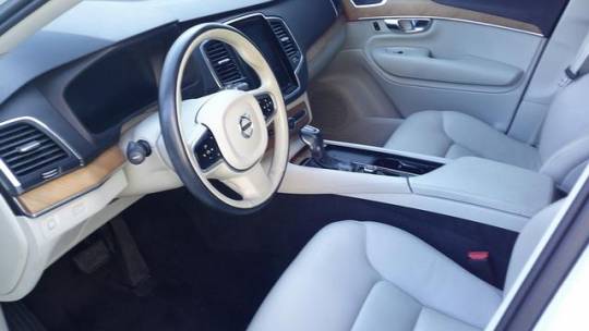 2022 Volvo XC90