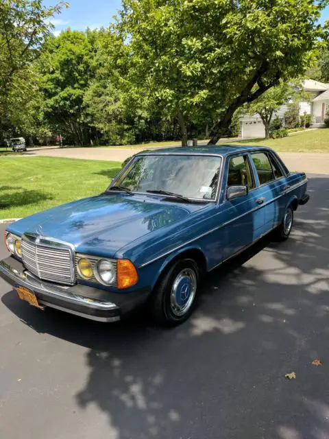 mercedes benz 240d 1982