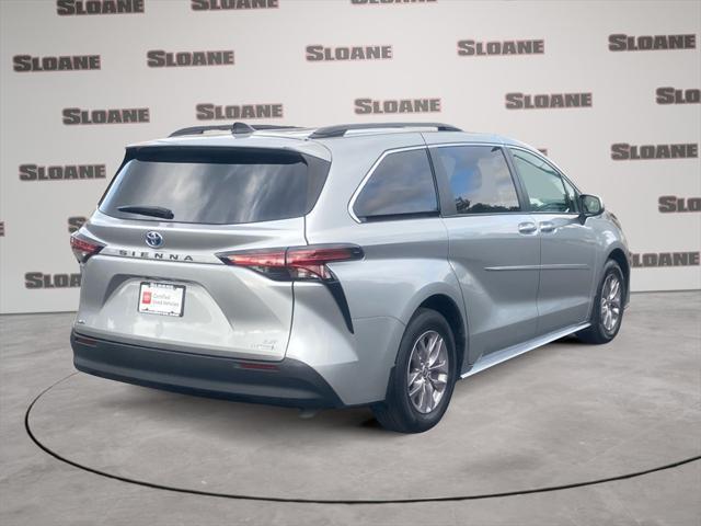 2022 toyota sienna le