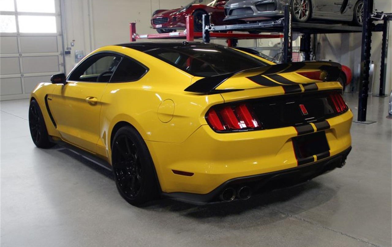2016 ford mustang