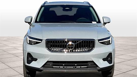 2025 Volvo XC40