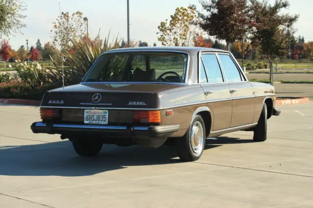 1976 mercedes-benz 240d base sedan 4-door 2.4l