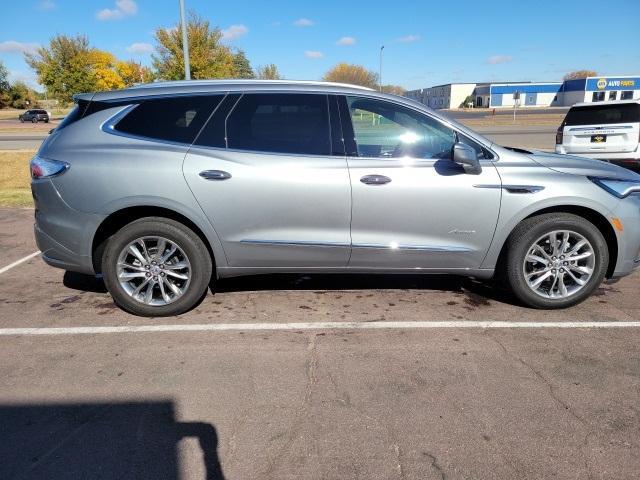 2024 buick enclave avenir